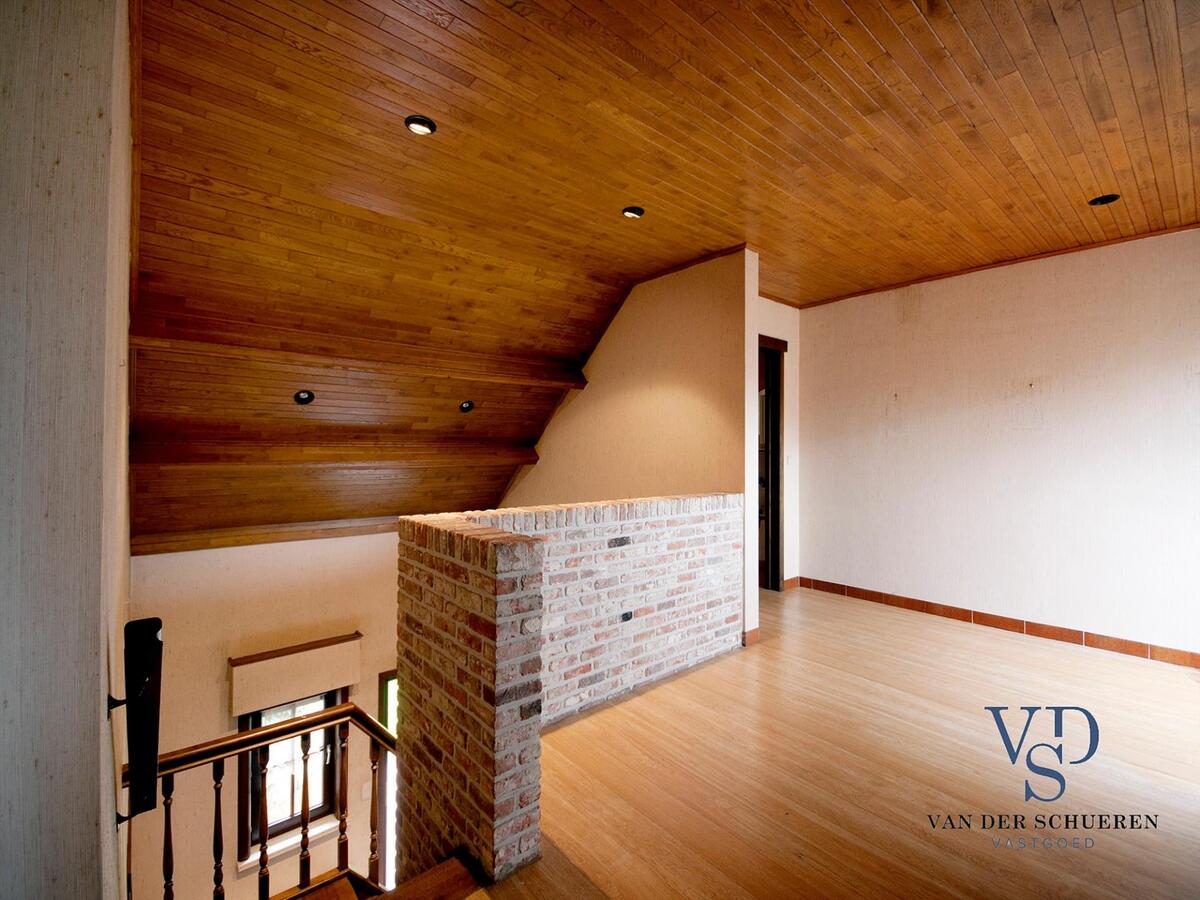 Degelijke villa op bijna 5000 m2 - exclusieve ligging nabij de Schelde in doodlopende straat ! 