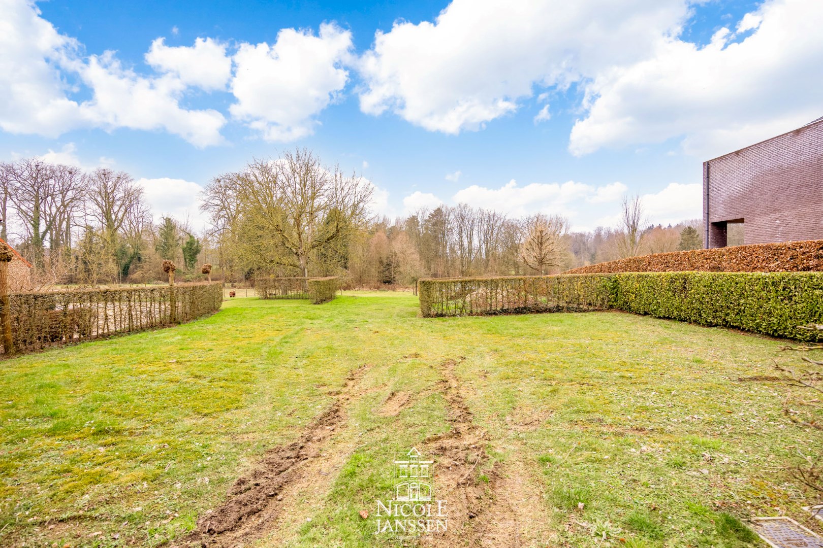 Een perceel bouwgrond van 07a 75ca 