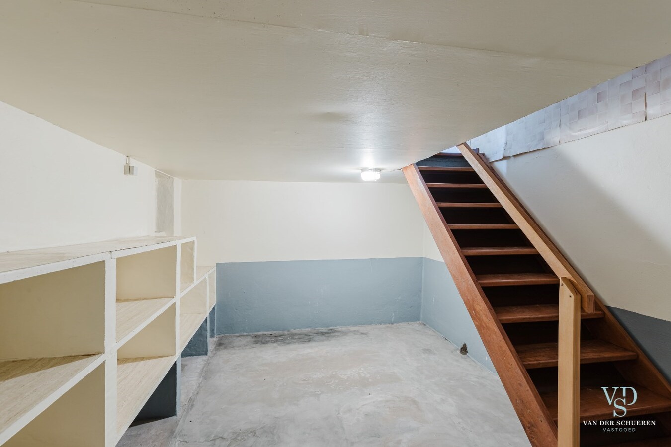 Gelijkvloerse villa.    Op 1 km van de Schelde. 