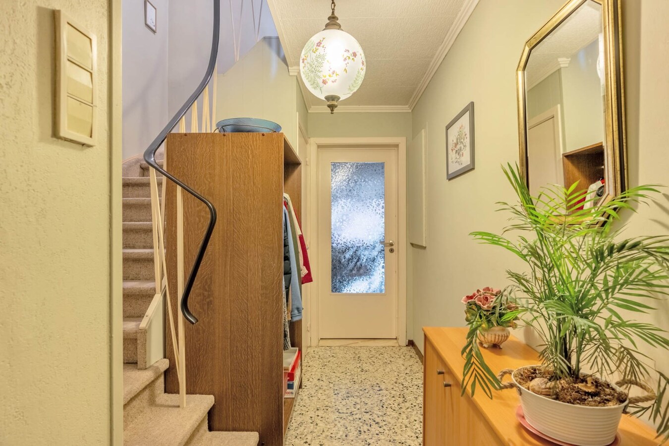 Ruime woning met 4 slaapkamers. 