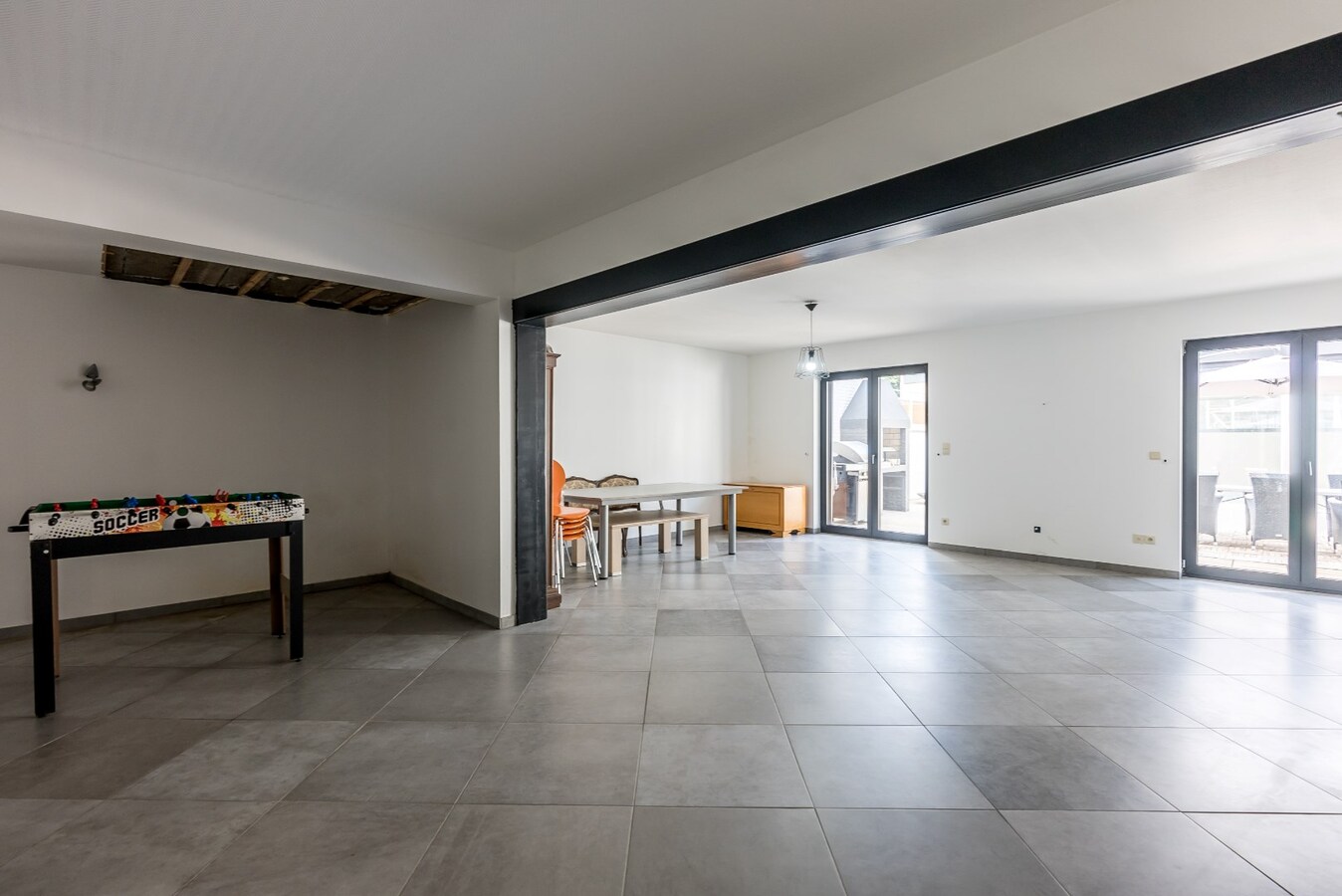 Zeer ruime woning op een perceel van circa 20 are 