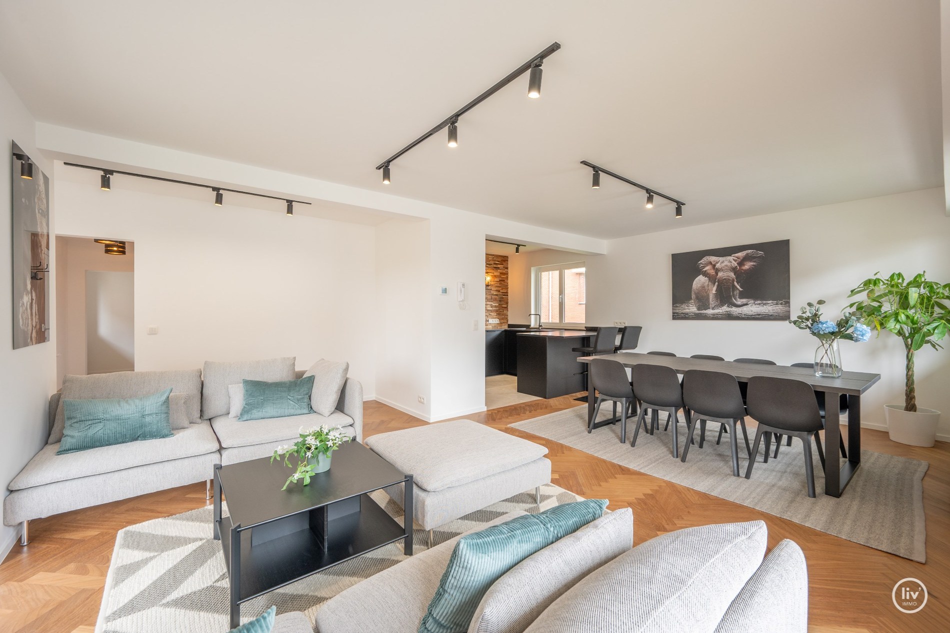 Appartement élégamment rénové avec 3 chambres dans un emplacement de premier choix à Duinbergen - à seulement 100 mètres de la digue! 