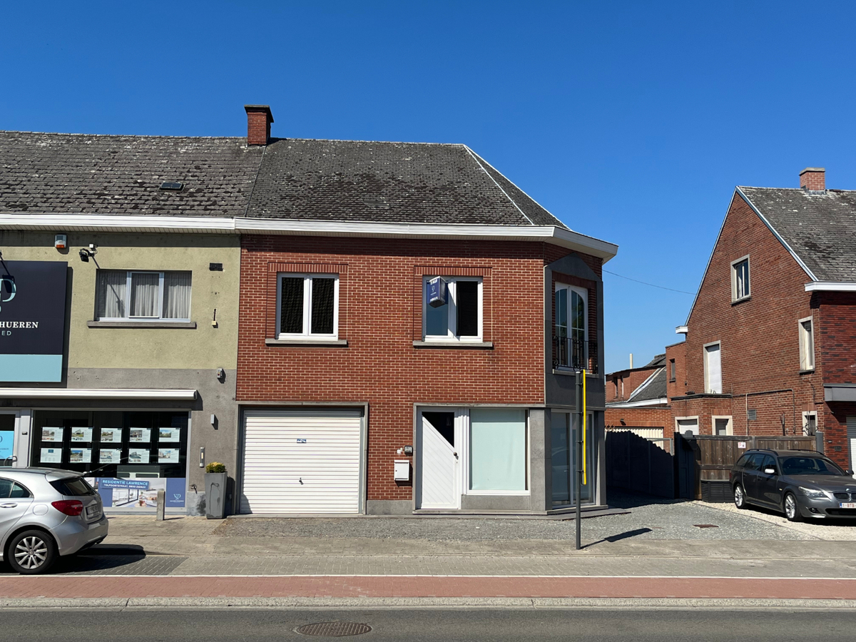 Ruim 2-slpk-appartement mét terras te Gavere-Asper 