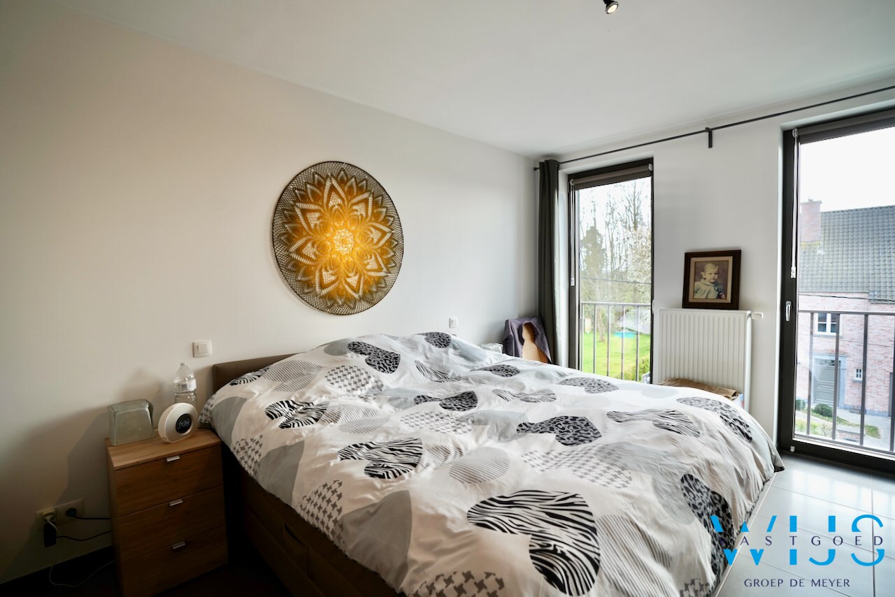 Prachtige duplex met garage in het rustige landelijke OOSTEEKLO ! 