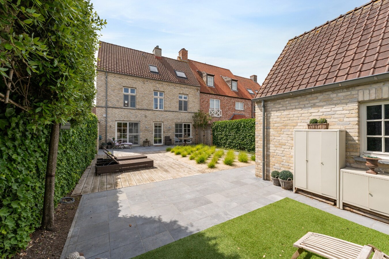 Instapklare gezinswoning met garage in Heulebrug. 