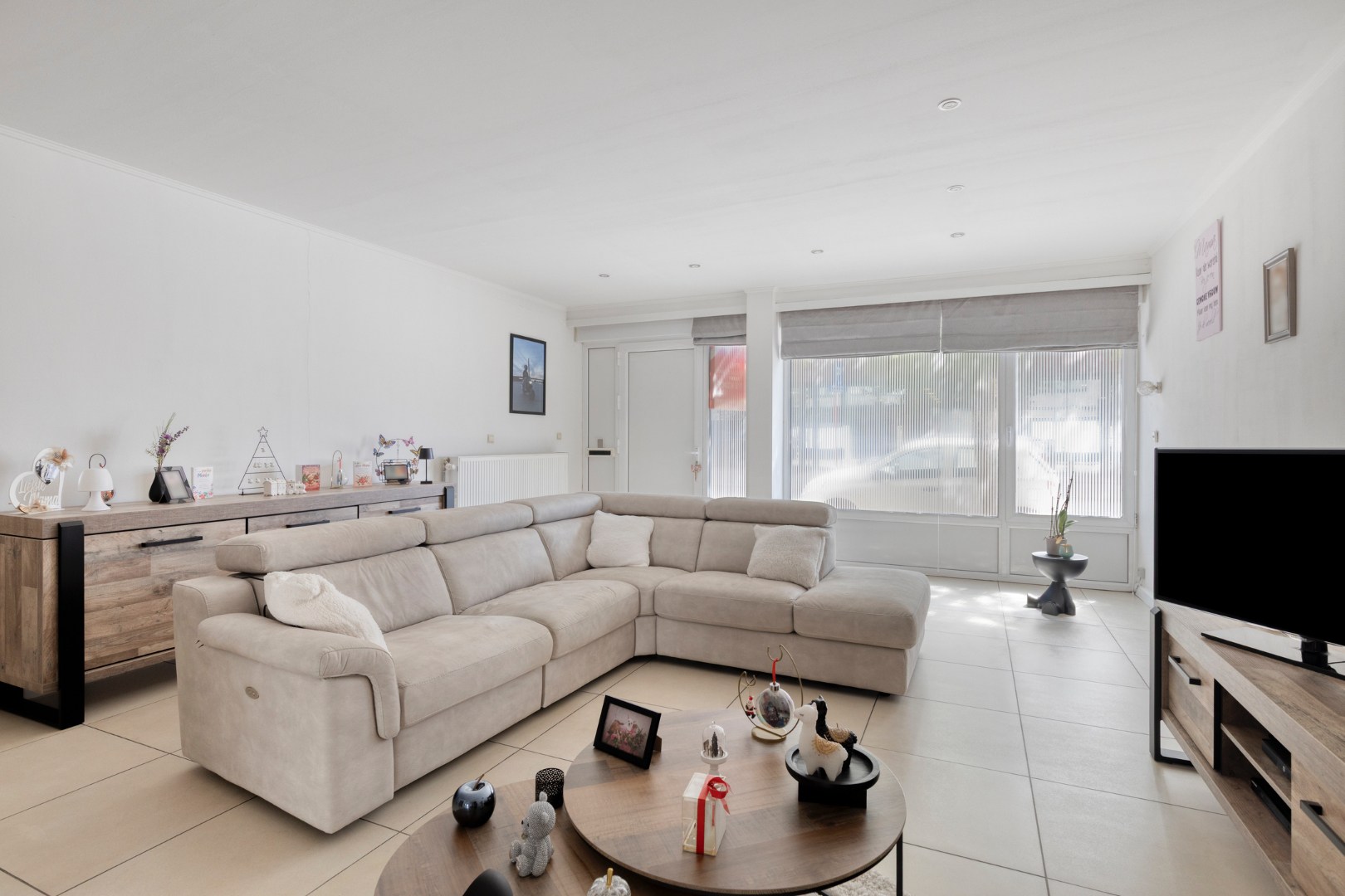 Ruim gelijkvloers appartement met 2 slpk. en gezellige patio in het centrum van Geel 