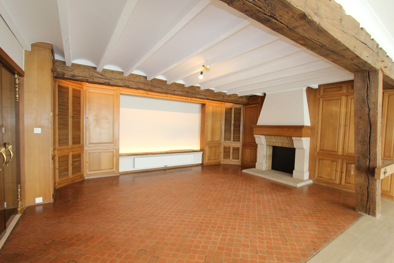 RIANT APPARTEMENT MET 3 SLAAPKAMERS EN GROOT TERRAS 