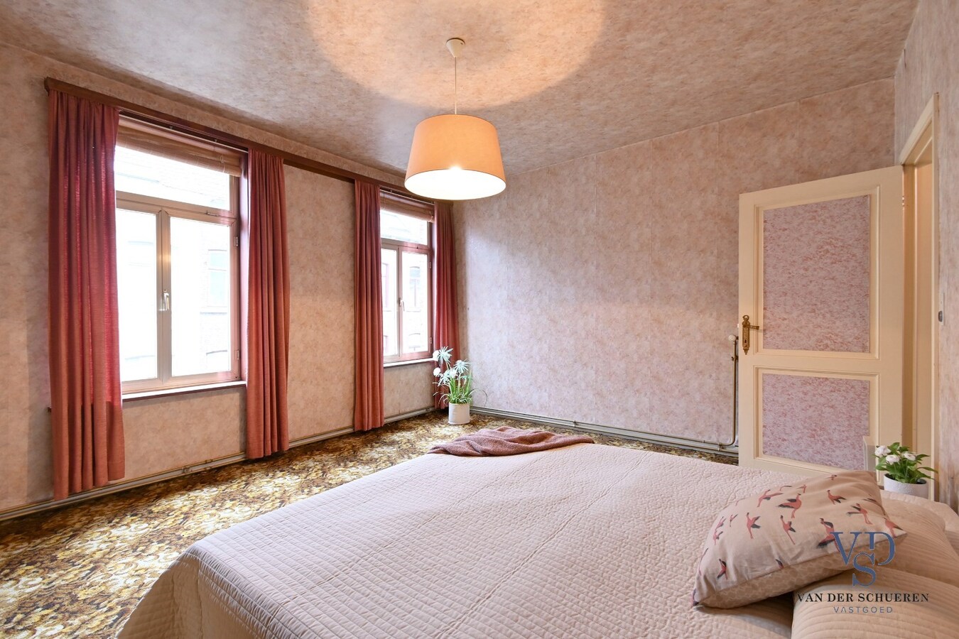 Bijzonder ruime stadswoning op gunstige ligging 