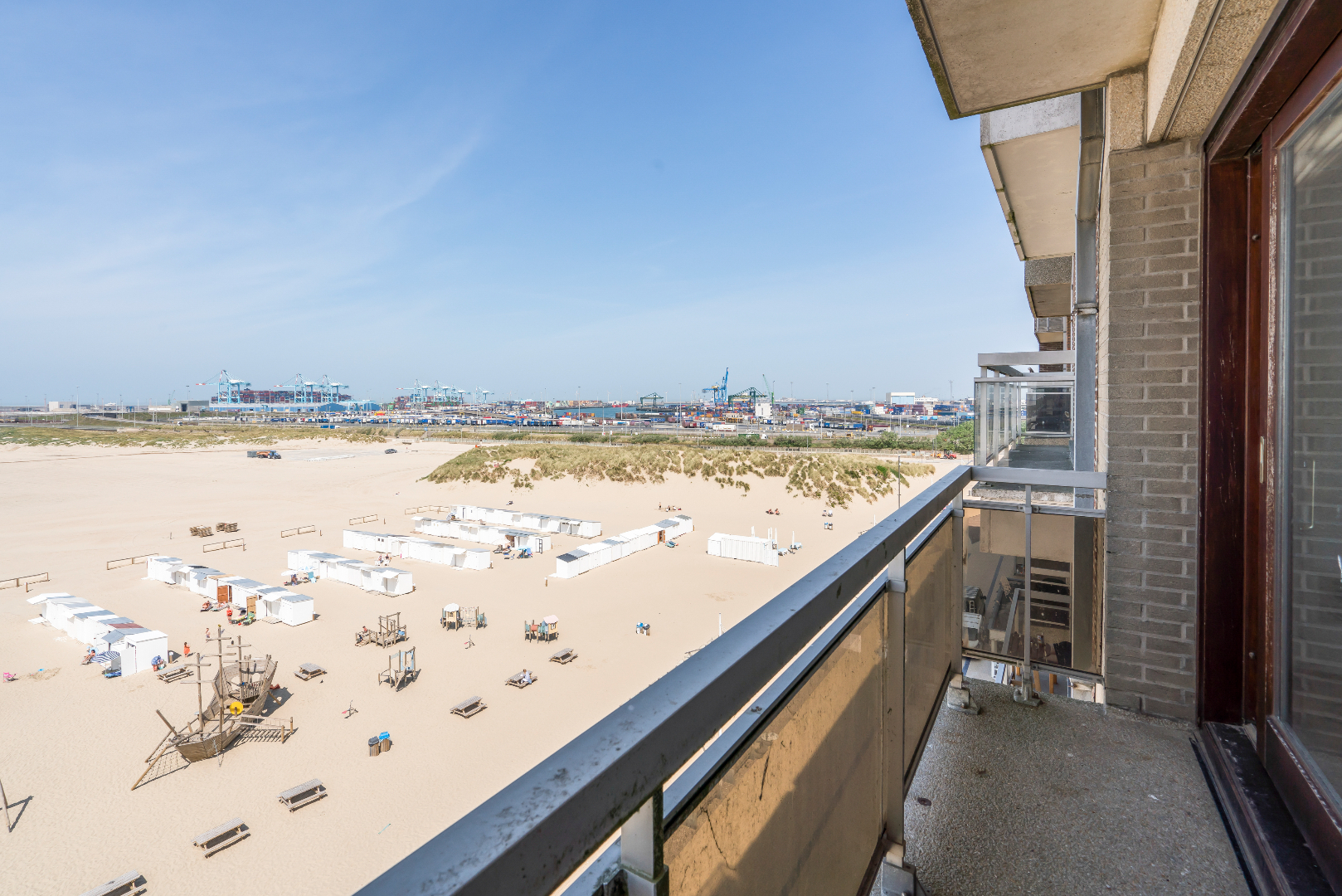 Topper! Mooi onderhouden 2 slaapkamer appartement 