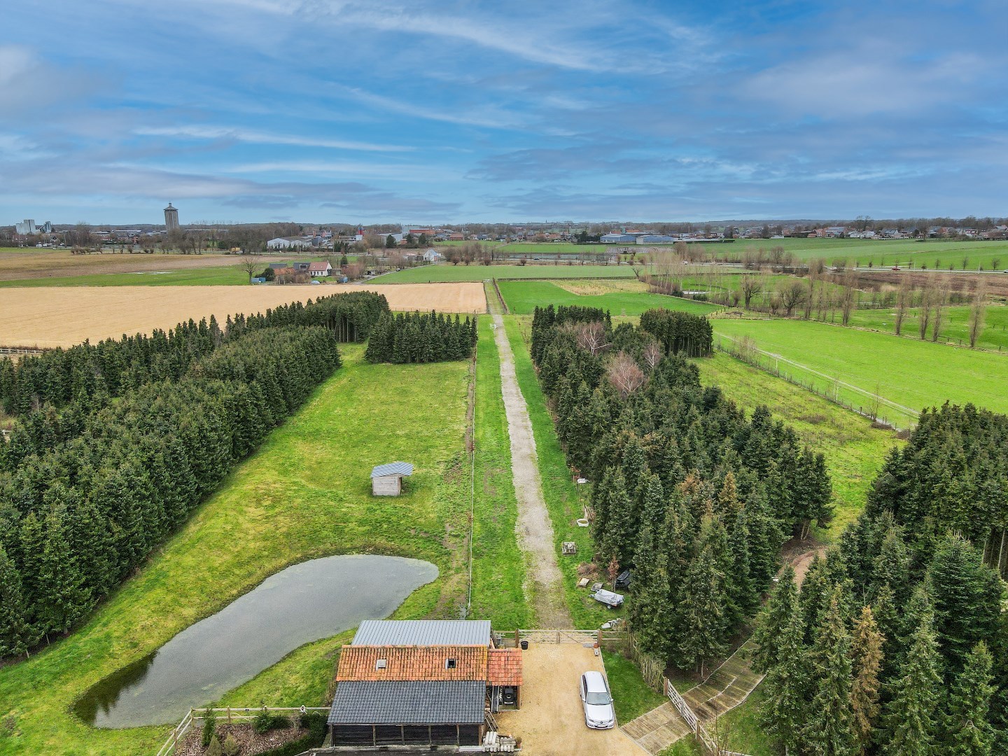 Exclusief domein met restaurant/feestzaal en luxueuze woning op 5 Ha te Torhout 