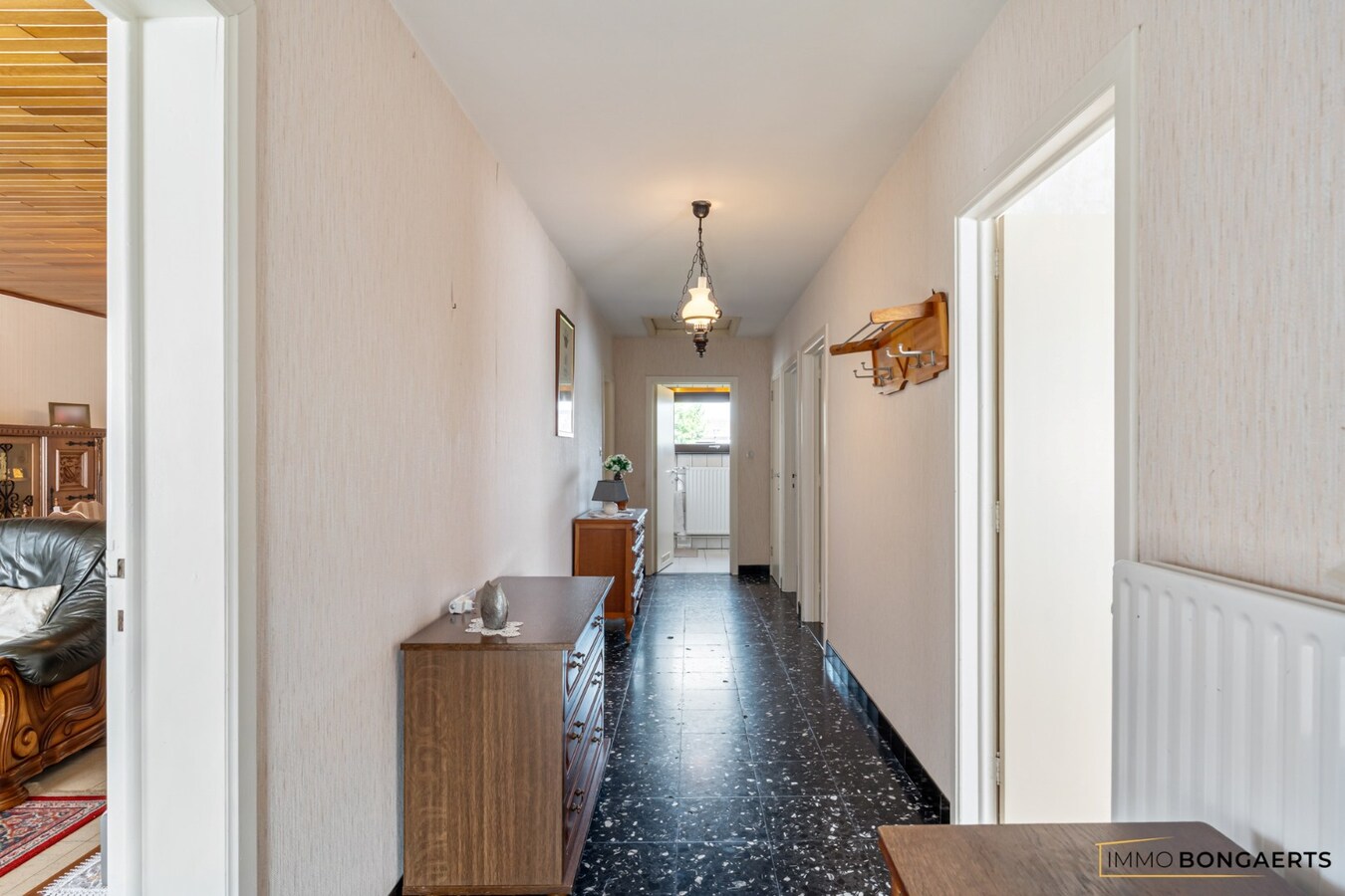 Rustig gelegen bungalow op een mooi perceel van 9 are 