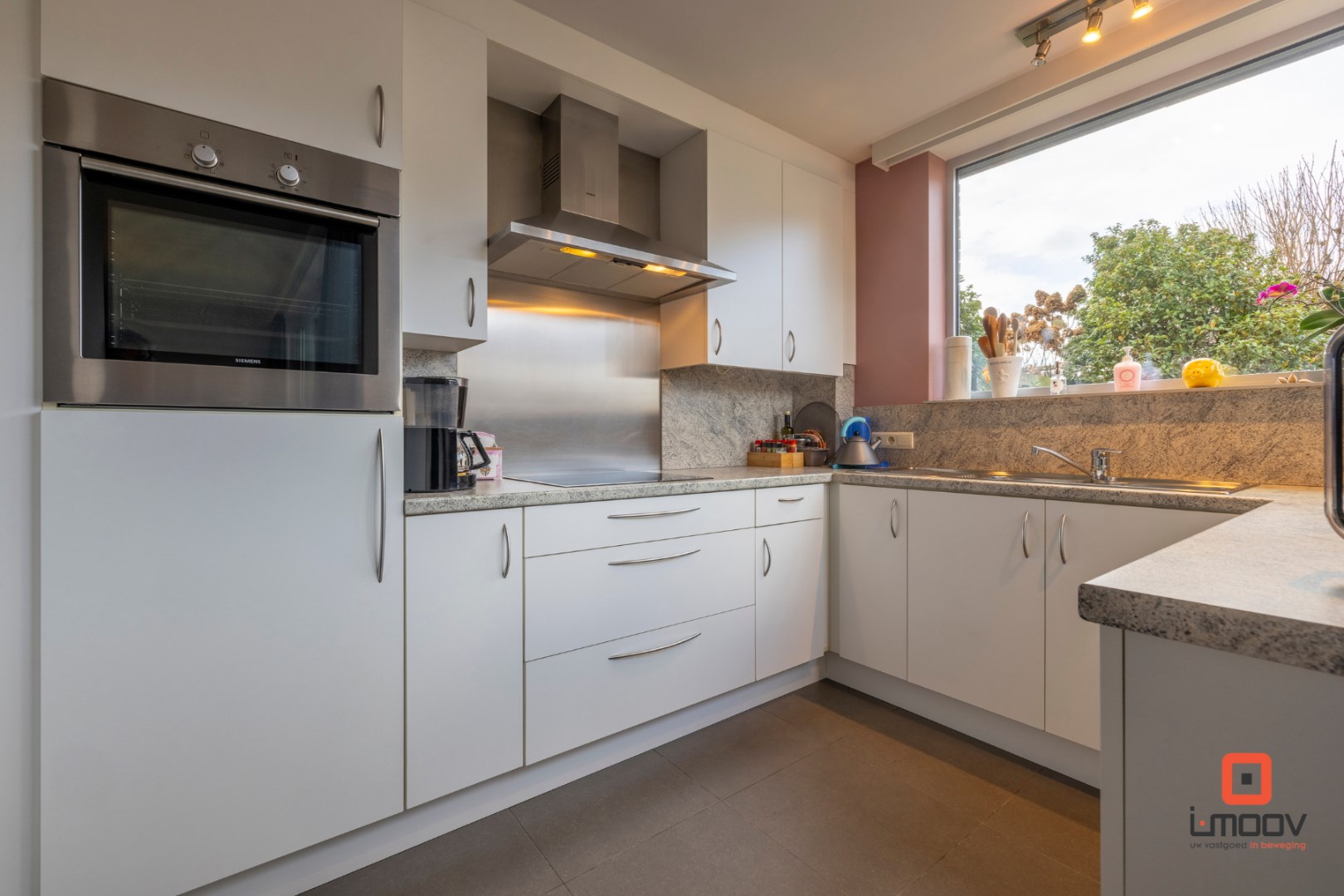 Volledig instapklare halfopen bebouwing op toplocatie! 