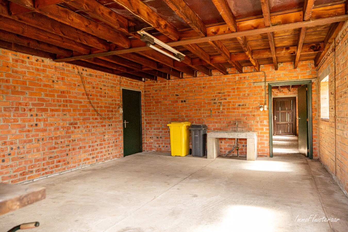 Vrijstaande woning met bijgebouw op 1 ha (Aankoop extra aanpalende ca. 2 ha mogelijk) te Heist-op-den-Berg 