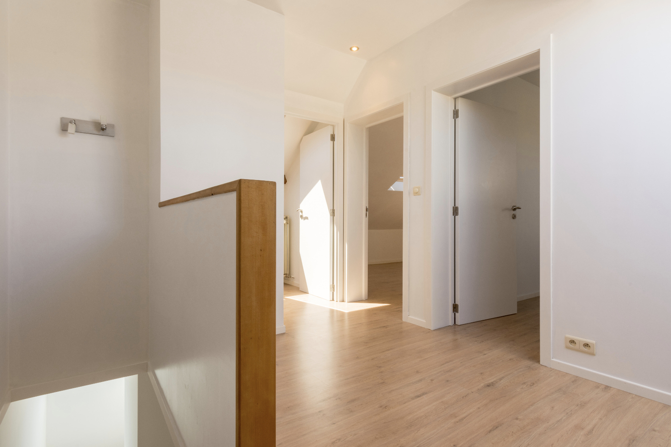 IN OPTIE Ruime en totaal vernieuwde woning in het dorp van Zaffelare 