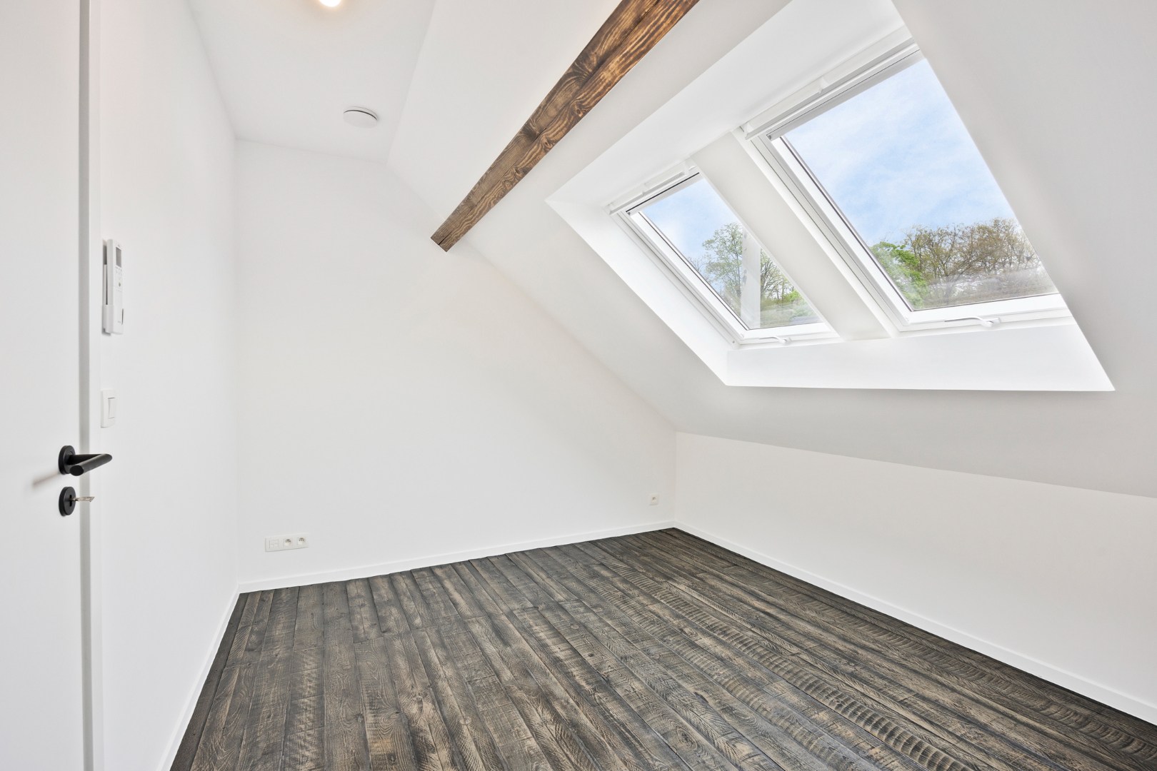 Totaal gerenoveerde woning met 3 slaapkamers, 2 badkamers, tuin en terras in Kessel-Lo! – EPC 14 kWh/m² - bewoonbare opp. 152 m² 