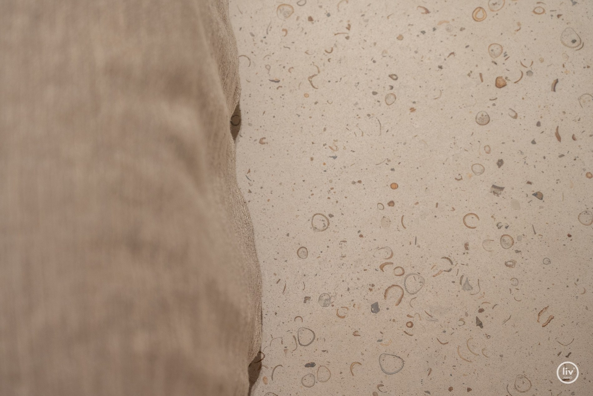 Luxueus gerenoveerd appartement met frontaal zeezicht gelegen tussen het Albertplein en de wandeldijk. 