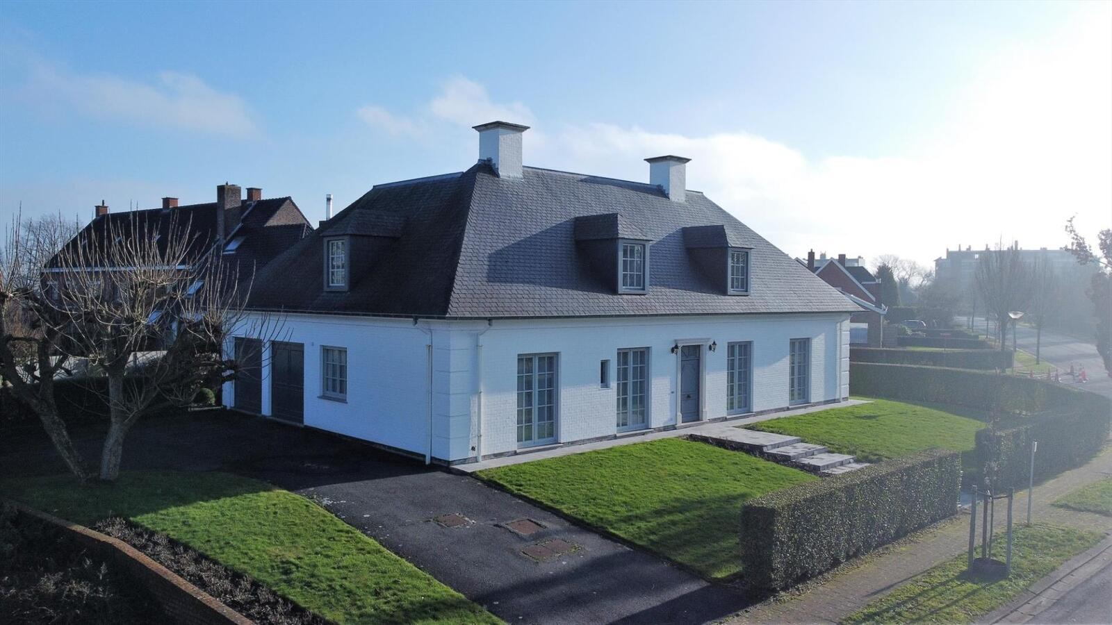 Riante villa aan de rand van het centrum van Ieper 