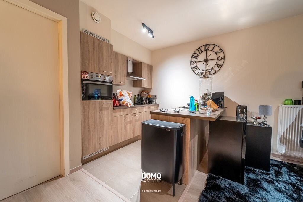 STIJLVOL EN INSTAPKLAAR TWEE SLAAPKAMER APPARTEMENT MET RUIM TERRAS IN BILZEN-HOESELT 