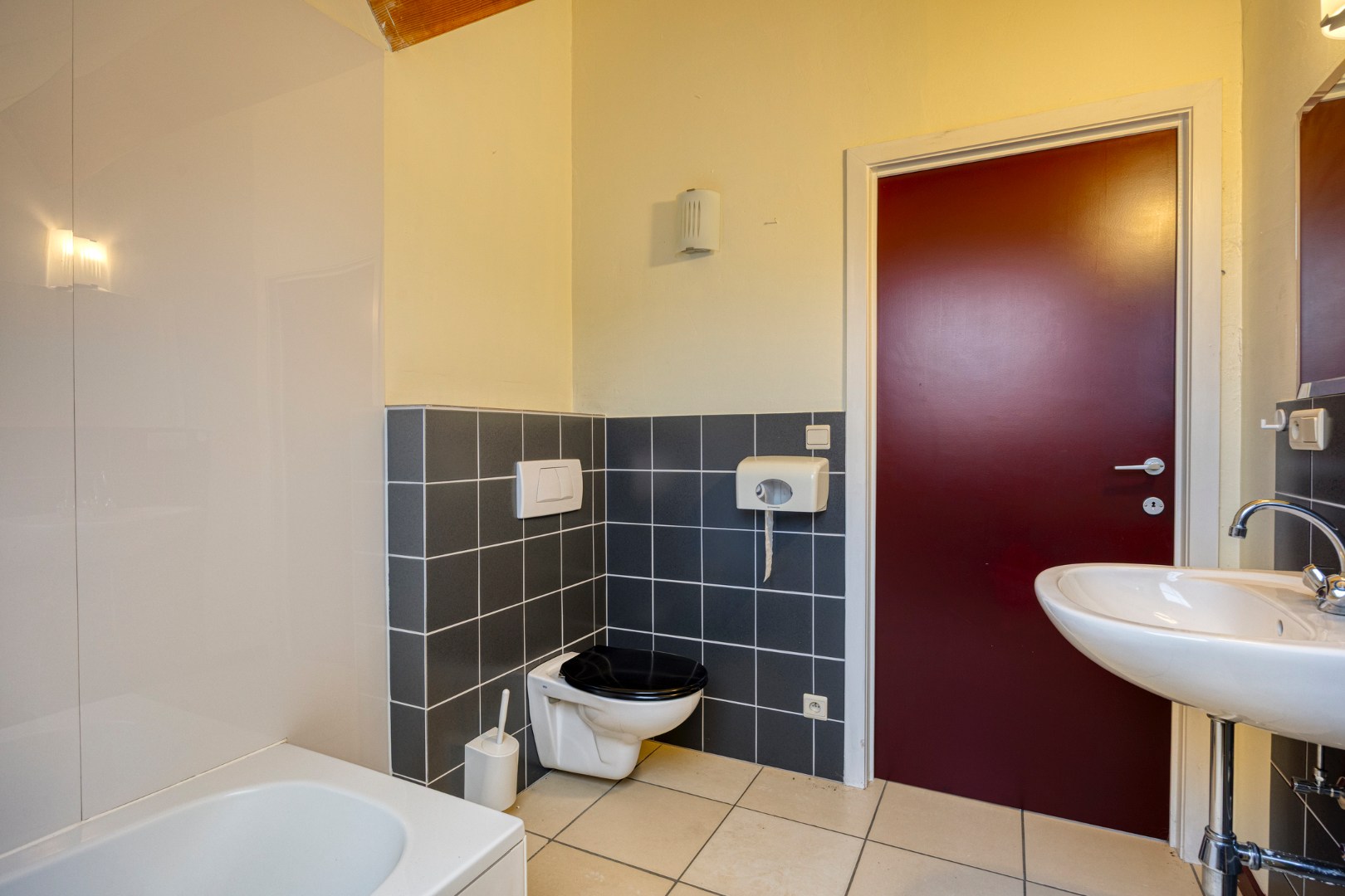 Instapklaar dakappartement met 1 slpk. in centrum Olmen 