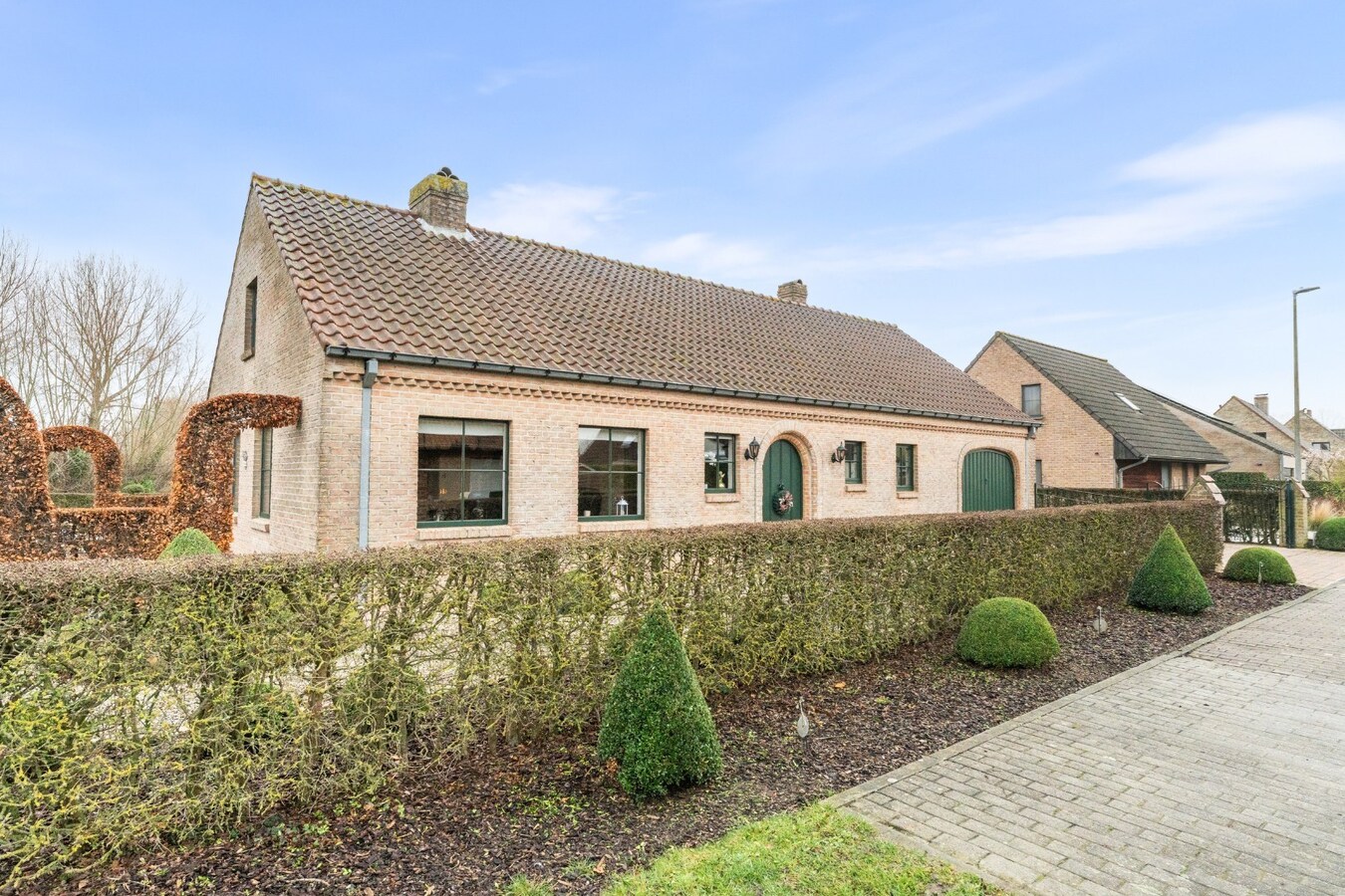 Charmante villa met open zicht in doodlopende straat te Sijsele 