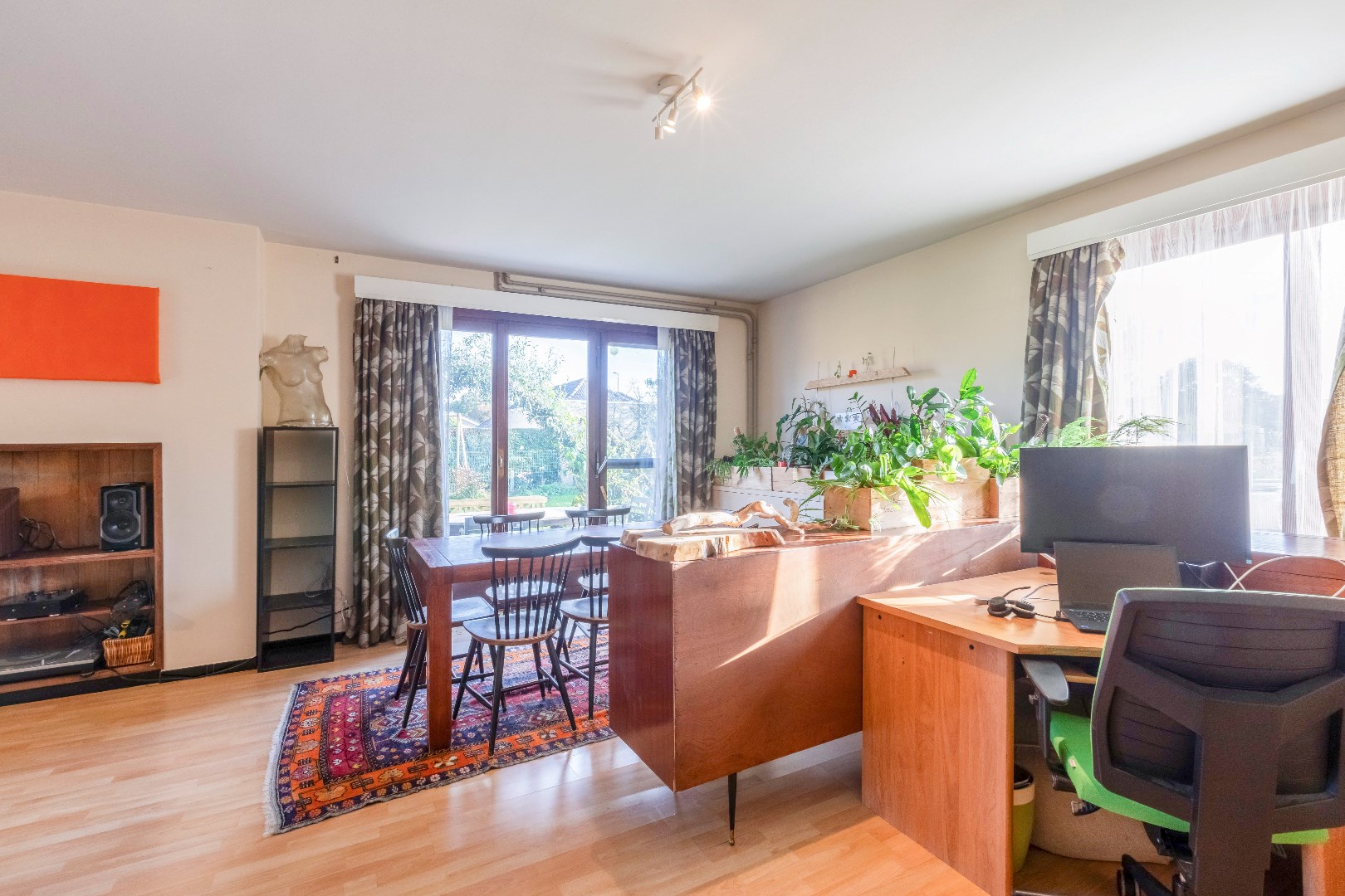 Ruime open bebouwing nabij het centrum van de Pinte 