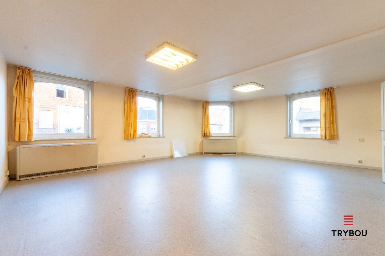 Ruime hoekwoning met tuin te Houthulst 