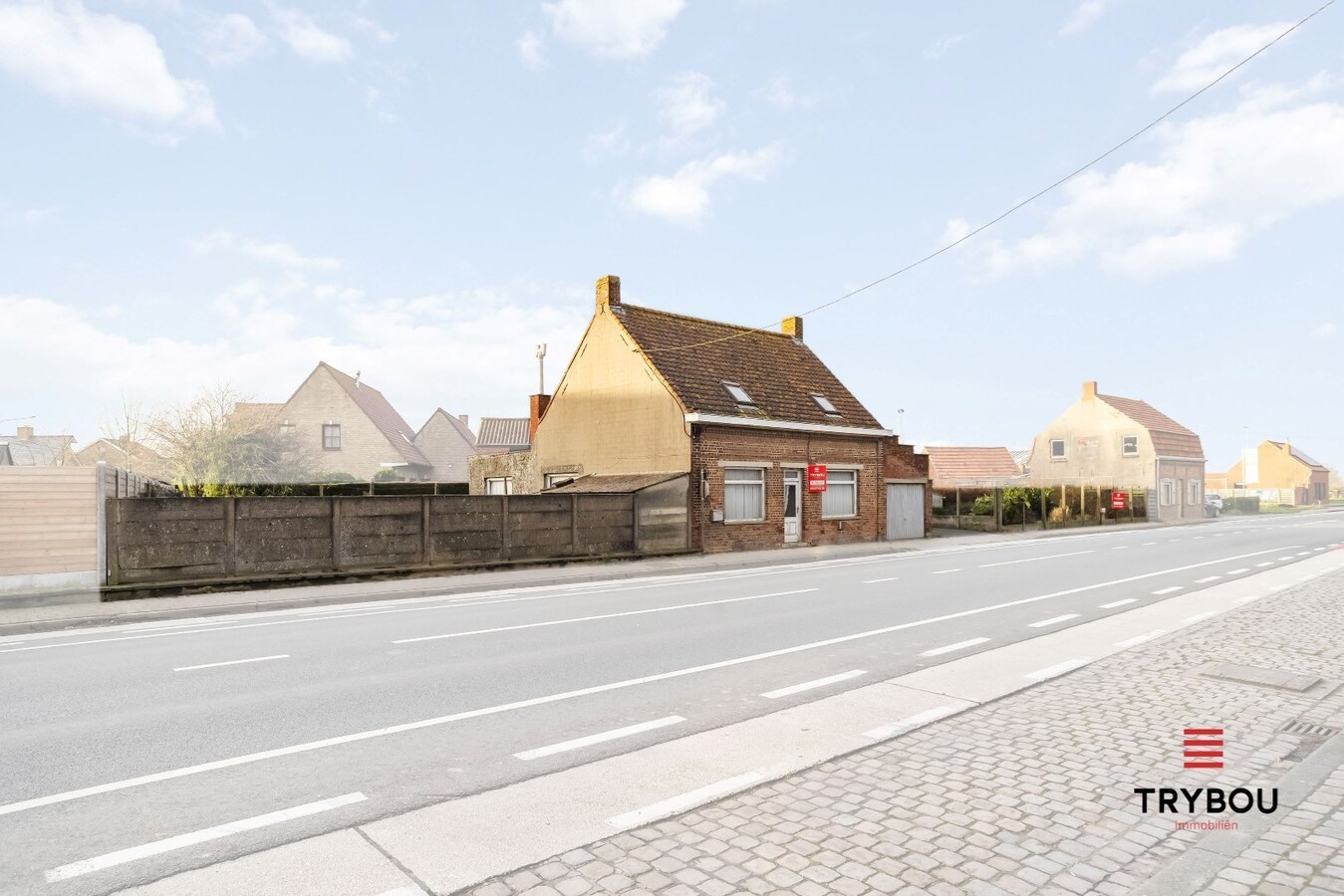 Zongerichte, te renoveren woning op ruim perceel van 618m² 