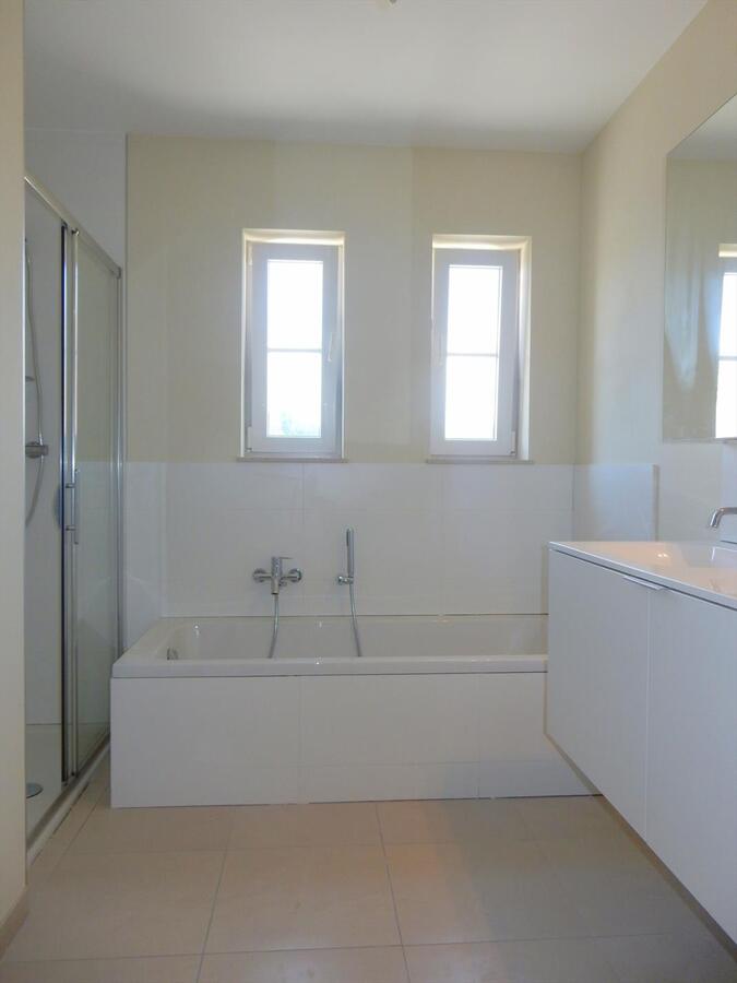 Mooie nieuwbouwwoning met 6 slaapkamers en garage 