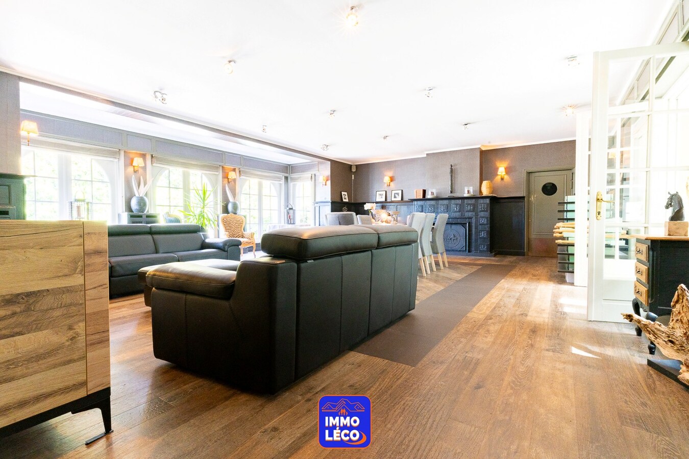 Villa de caractère érigée sur 1478m² aux multiples possibilités ! 