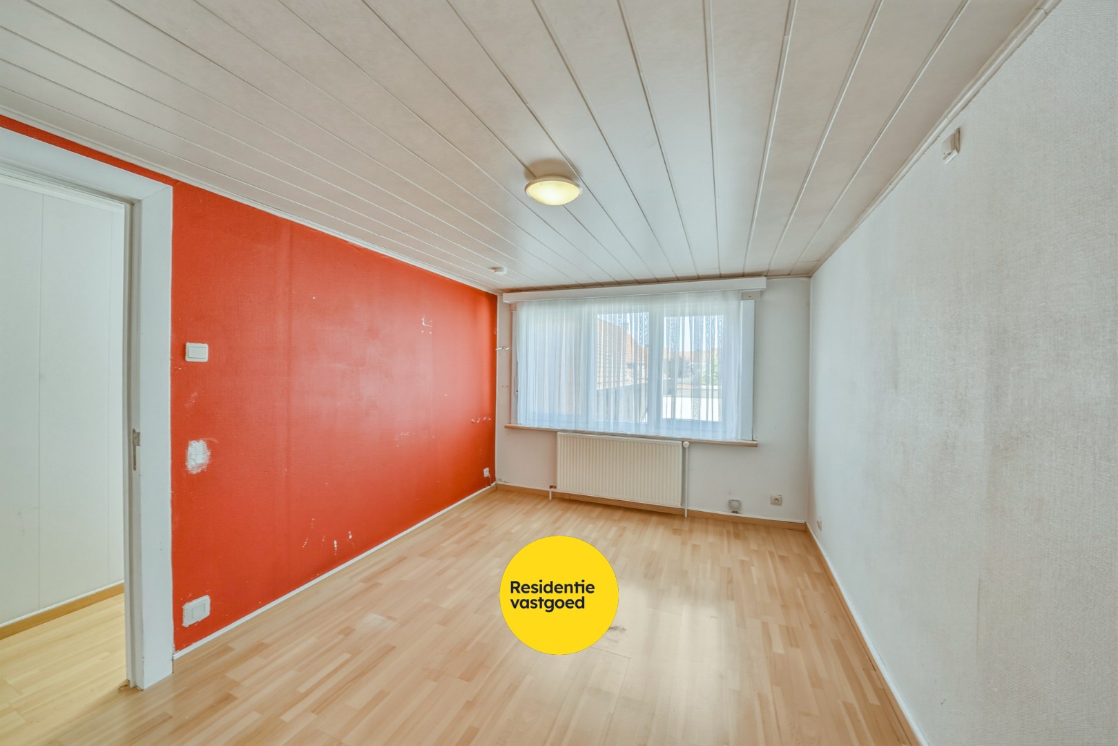 Handelspand met woonst te koop in het centrum van Oudenburg 