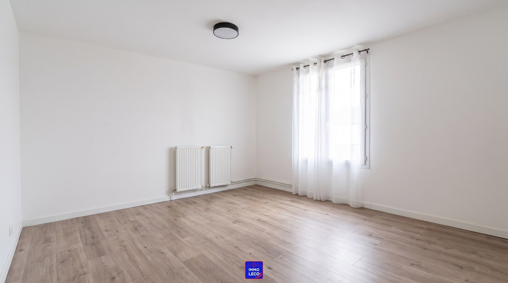 3 façades rénovée avec cour, à deux pas du parc de Mouscron ! 