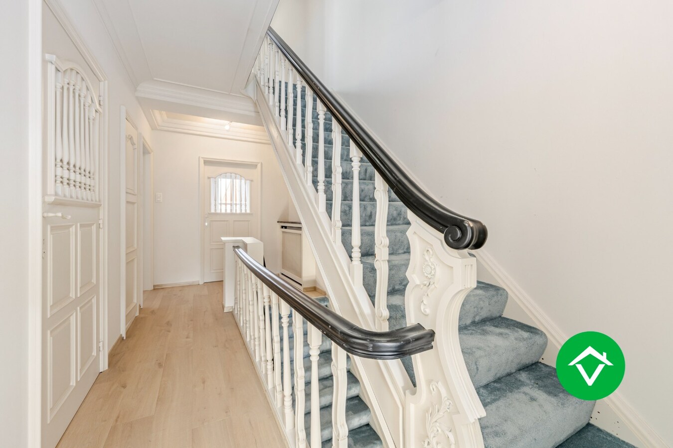 Ruim triplex appartement met 5 slaapkamers, in het centrum van Torhout 