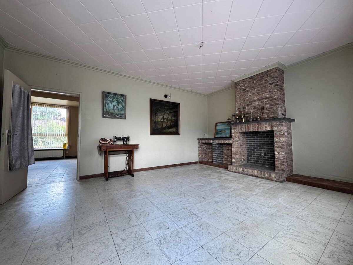 Ruime woning met 5 slaapkamers, tuin en garage in Wingene 