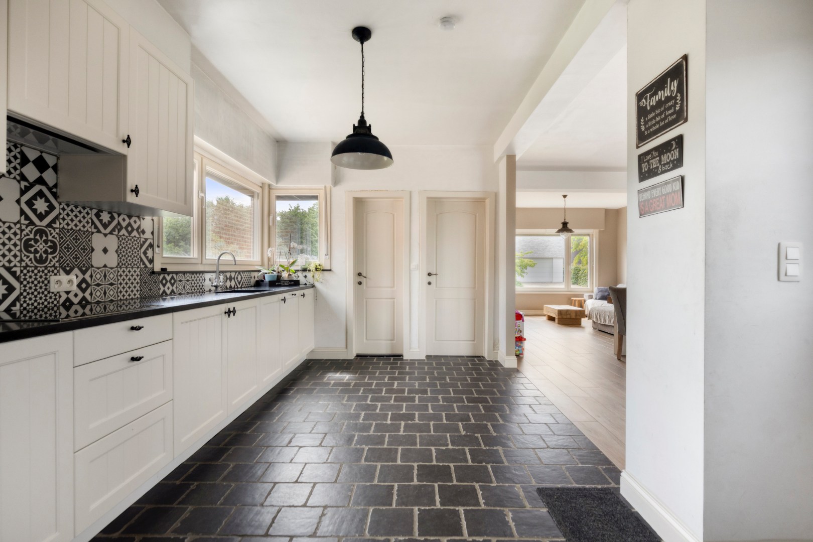 Gerenoveerde gezinswoning met 3 slpk. op een ruim perceel van 1.344m² in Geel 