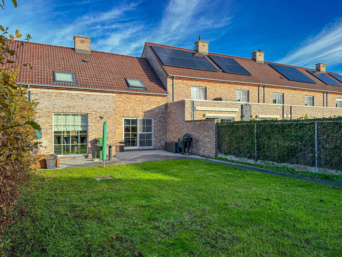 Uitstekend gelegen, energiezuinige woning met 3 slaapkamers en garage 