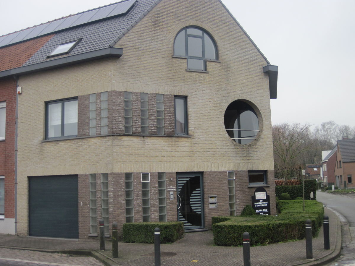 Lichtrijk appartement in centrum Asper.  GEEN VASTE KOSTEN ! 