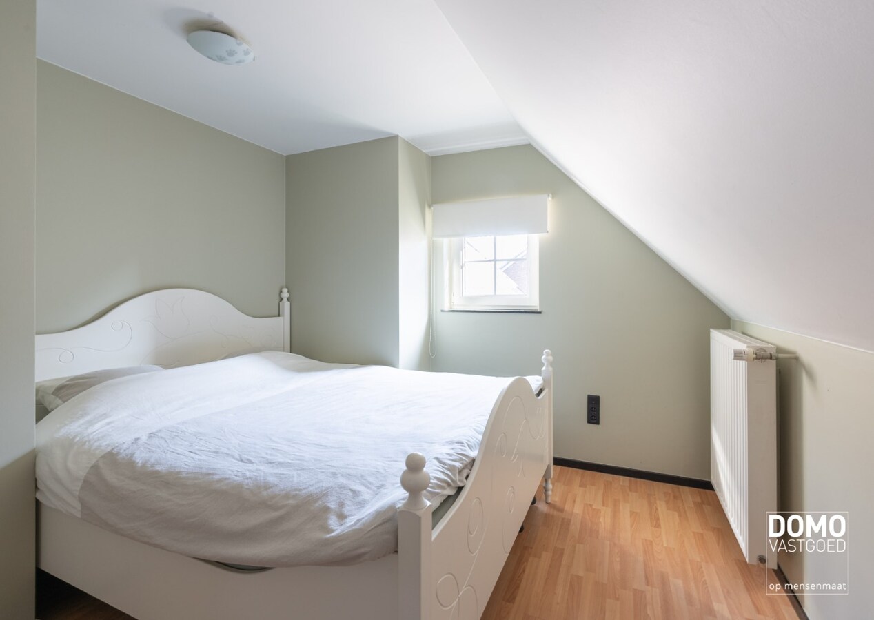 Karaktervolle en ruime gezinswoning in pastorij-/fermettestijl met prachtige tuin en 4 slaapkamers in het groene Kortessem 