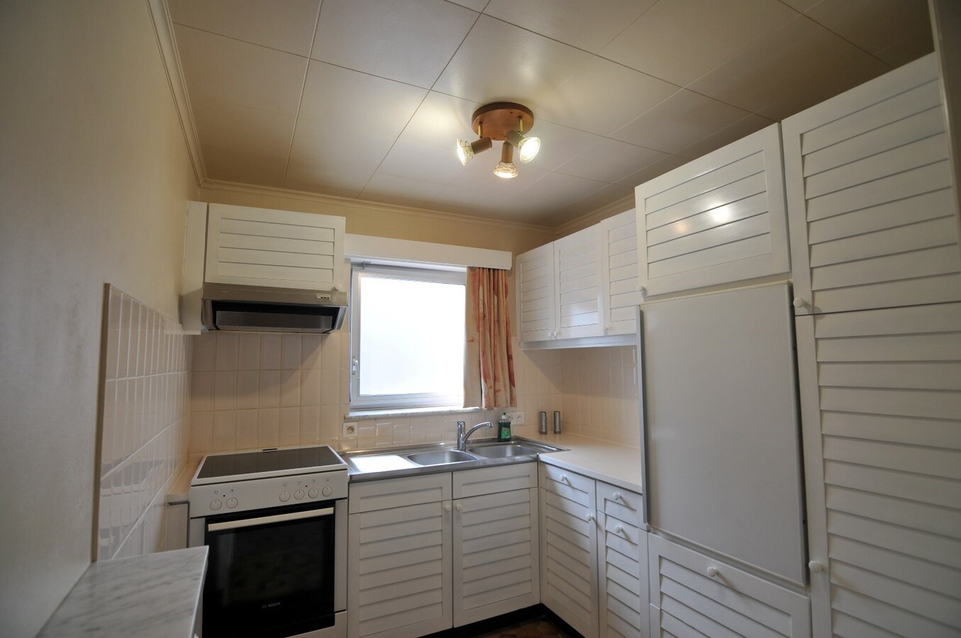 Ruim appartement 3 slaapkamers en garage 