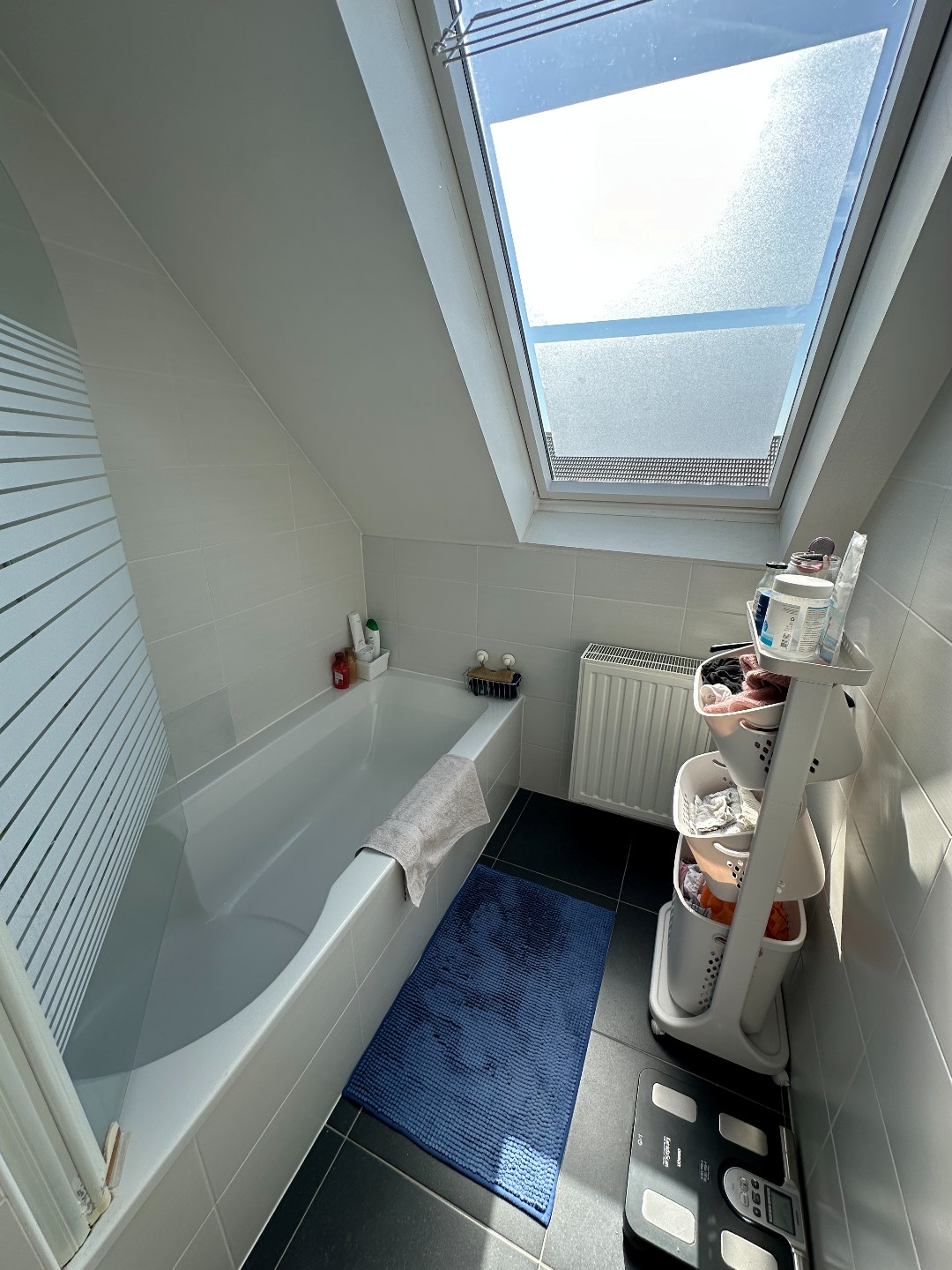 Instapklaar 2-slp appartement met terras én garage, Torhout Wijnendale 