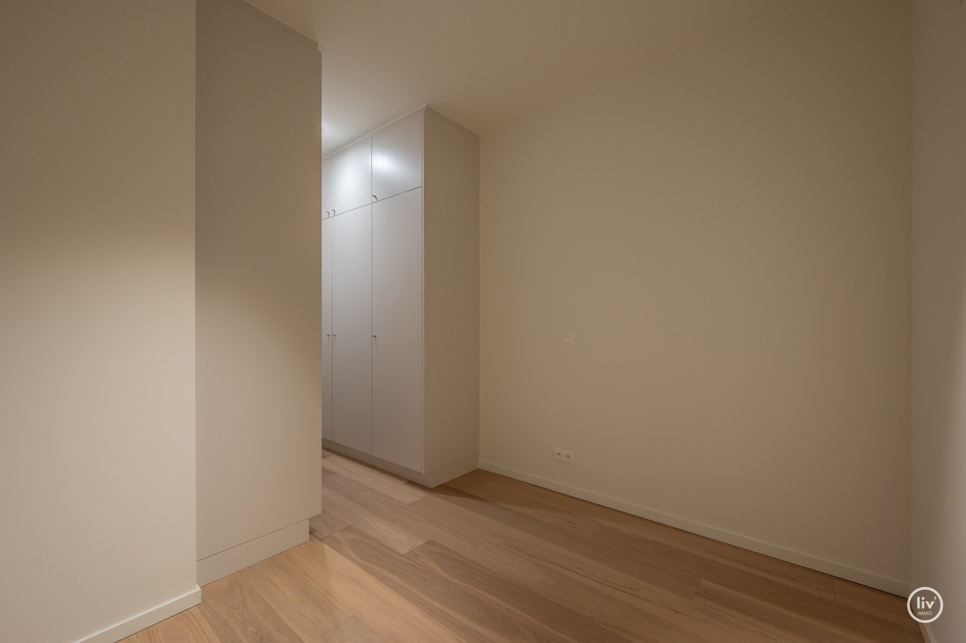 OPENDEURDAG Zaterdag 11-13u (Maes en Boerenboomplein): OPENDEURDAG Zaterdag 11-13u (Maes en Boerenboomplein): Instapklaar twee-kamer appartement in het Project Hoost (genietend van zijdelings zeezicht 