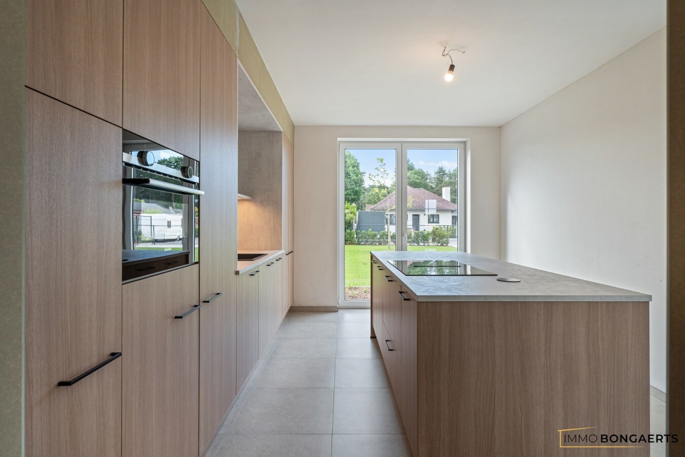 Volledig afgewerkte nieuwbouwwoning met 4 slaapkamers. 