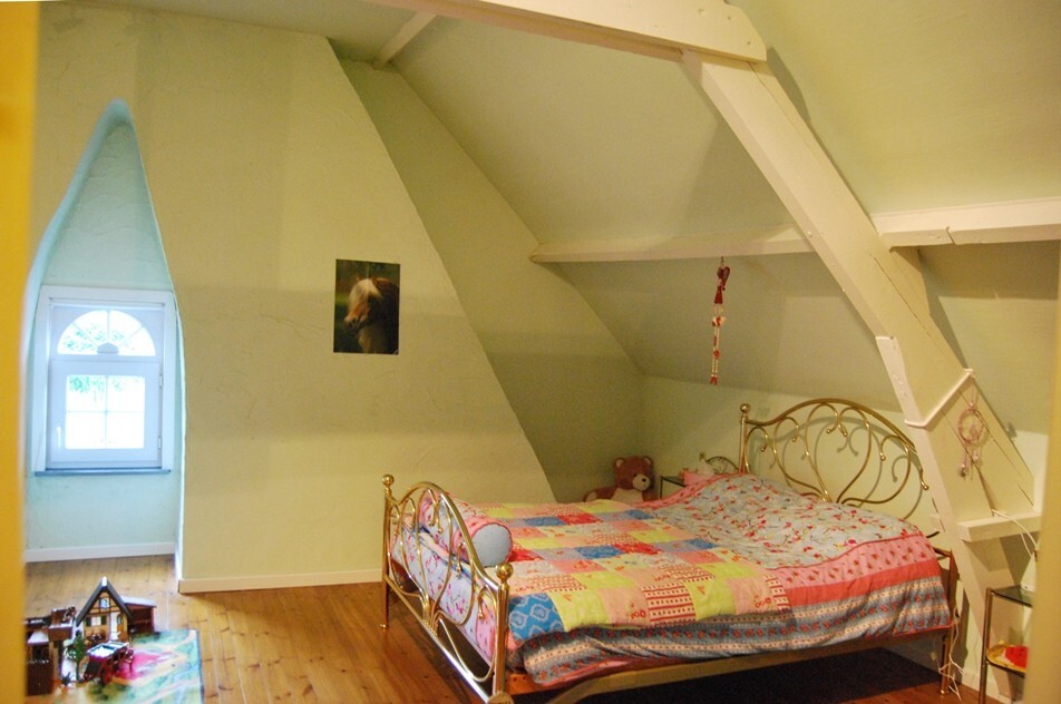 Idyllische woning met stalgebouwen op ca. 5000m² te Sint-Laureins 