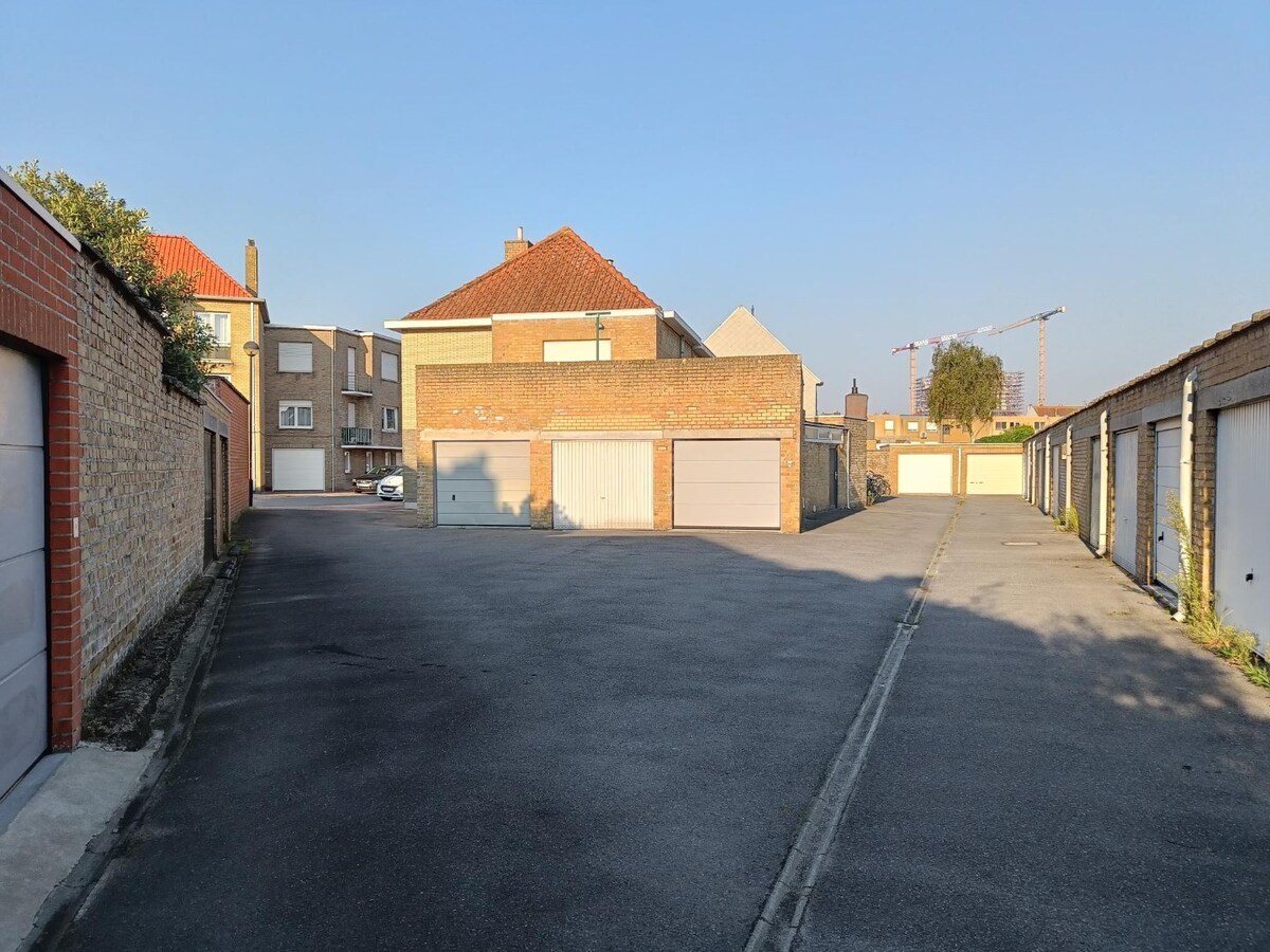 Garagebox vlakbij het centrum van Heist 