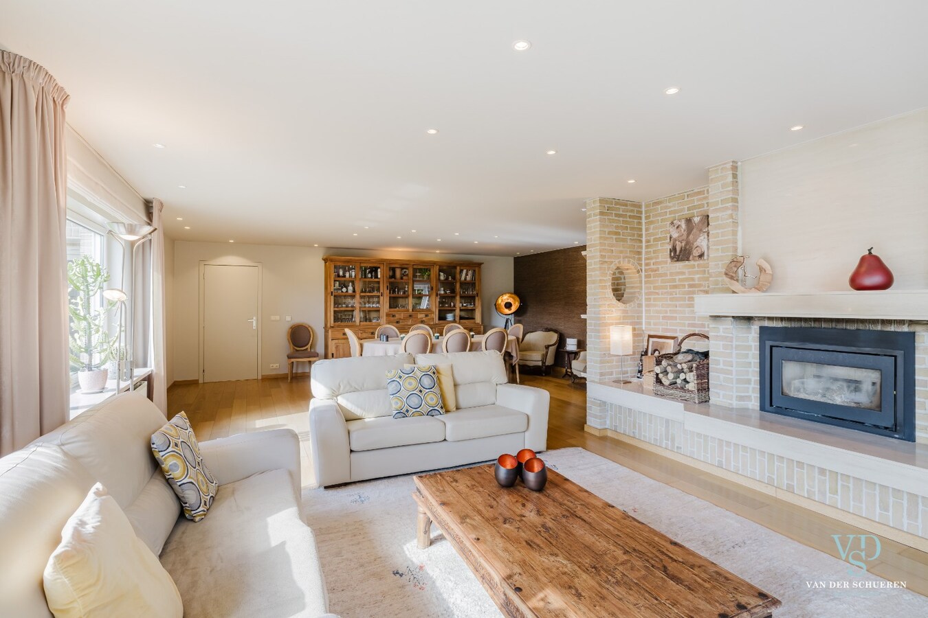 Bijzonder ruime (446m²), tijdloze villa 