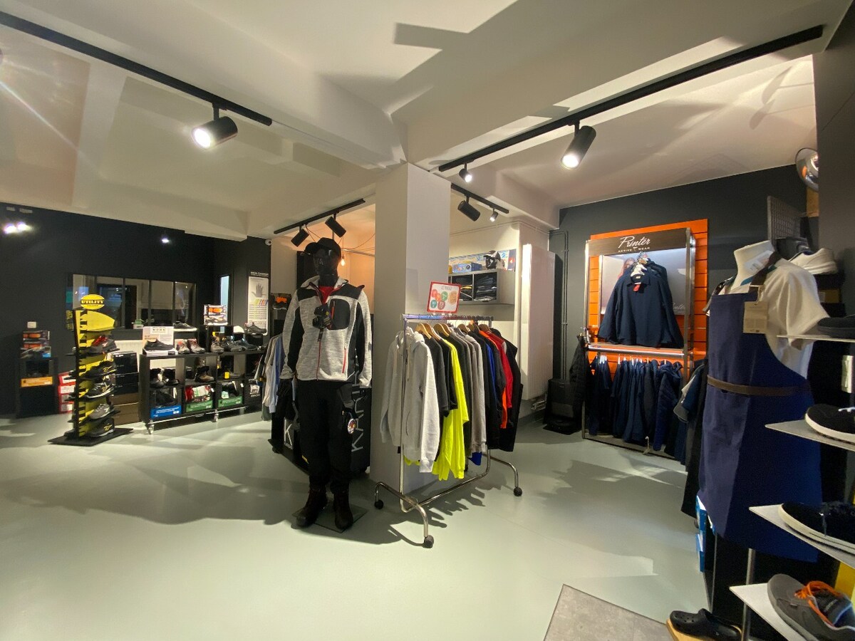 À Tournai : surface commerciale de ±136 m². Excellente visibilité ! 