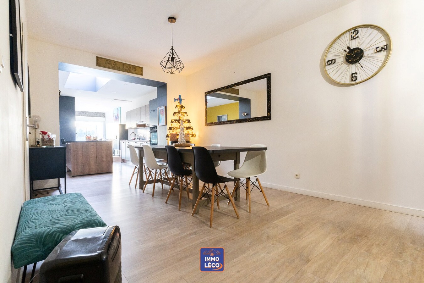 Maison entièrement rénovée en 2021 avec jardin de +/- 130m²  "SUD-EST" ! 