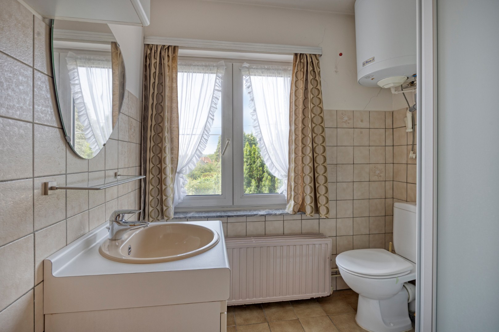Te renoveren gezinswoning met 3 slpk. in Heppen 