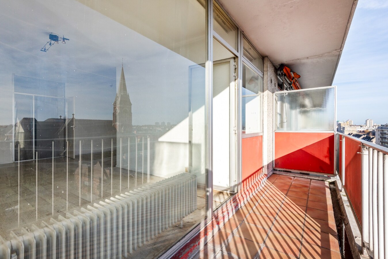 Te renoveren appt. met 2 slpk en terras te hartje Hoboken! 