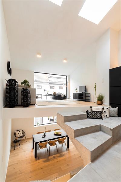 Nieuwbouwwoning met hoogwaardige afwerkingsgraad op centrale ligging 