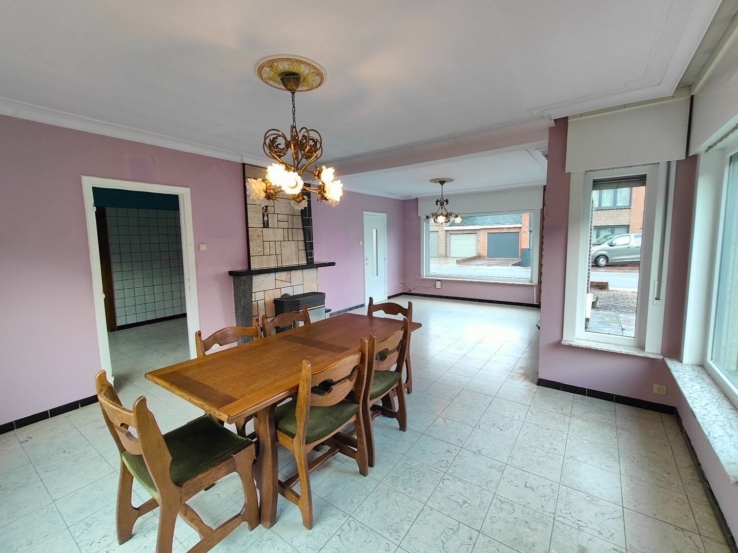 Halfopen woning met tuin en garage op 385 m² 